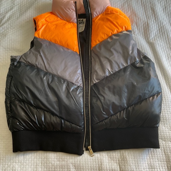 Love and sport winter,summer jacket. sleeveless multicolor. - Picture 6 of 12